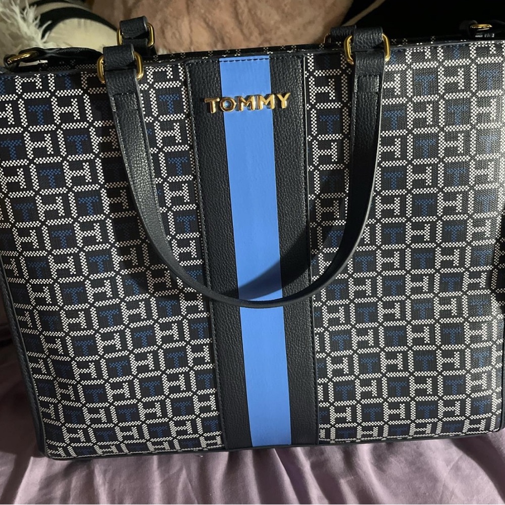 Tommy Hilfiger Geometric Pattern Tote(NEVER WORN)